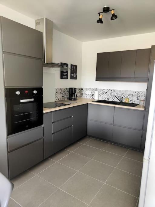 Location De Vacances A Andernos - Appartement 2 Chambres Dans Residence Neuve Екстер'єр фото